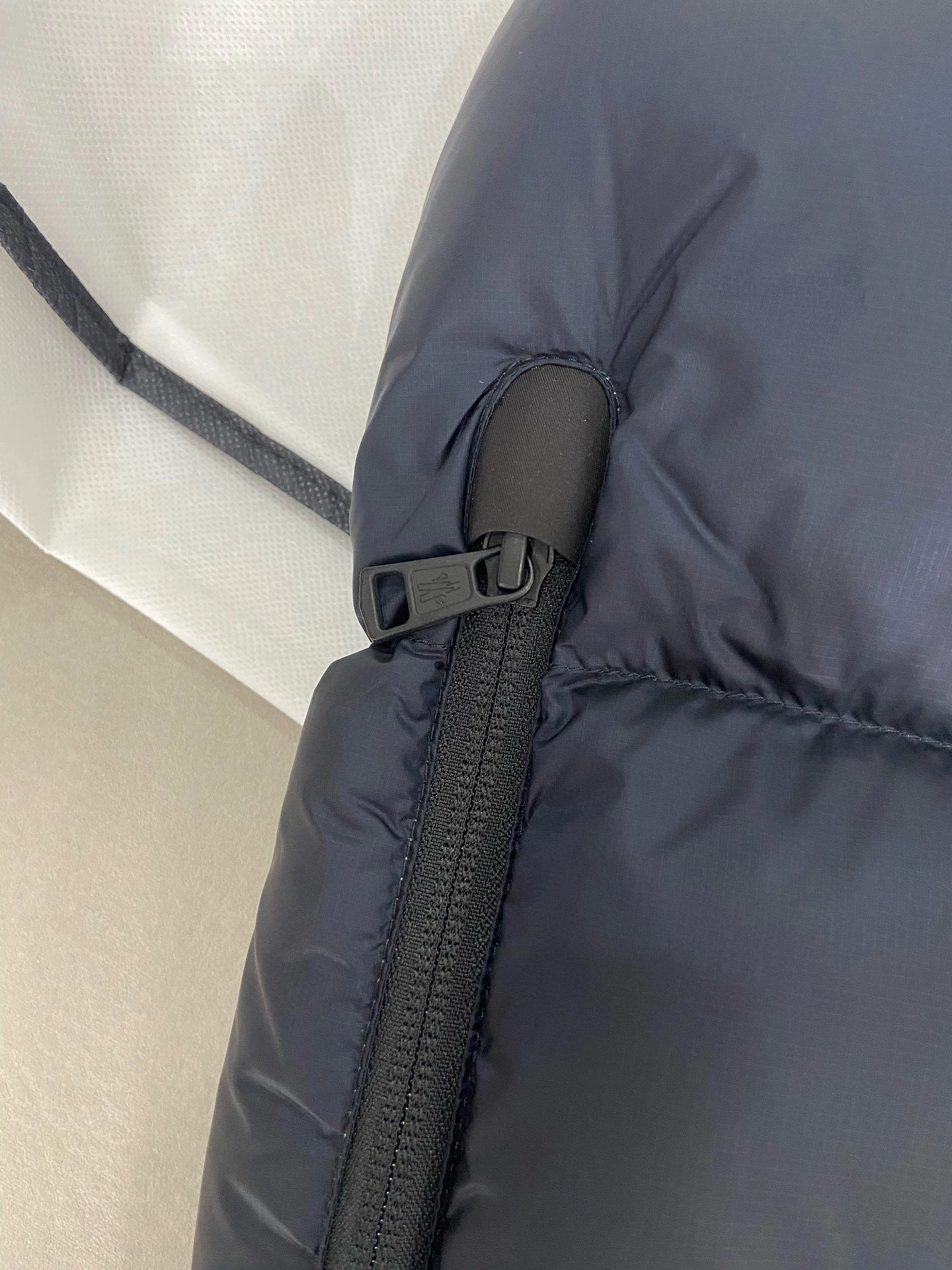 wg.luxury- 7o9385r nylon Down jacket item:D-F205I0819